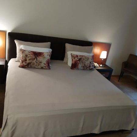 Malaika Hotel Bissau Ngoại thất bức ảnh